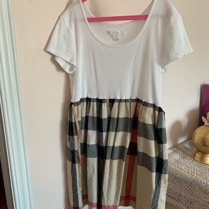 Authentic Burberry dress stained*